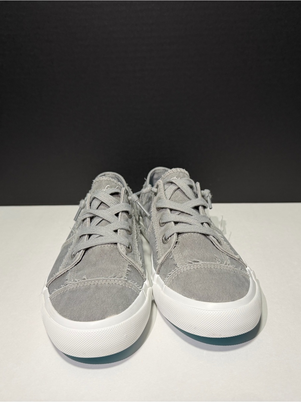 Blowfish Casual Women's Gray Canvas Sneakers - Low Top Lace-Up